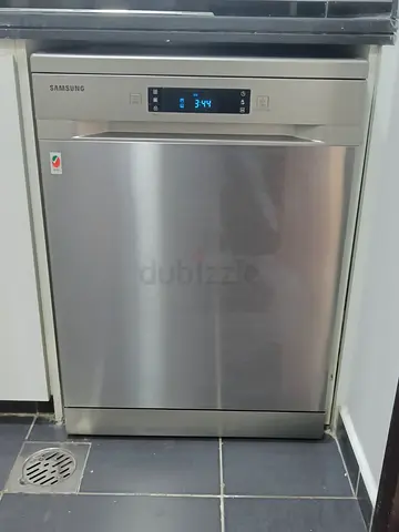 Samsung Brand Latest Model Dishwasher 12 Place Settings Dishes Excellent condition Working
