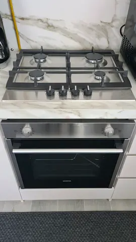 Siemens Latest model Built in 60cm Gas Top And Gas Oven For Sale Same Like New Condition