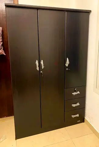 3 door wardrobe