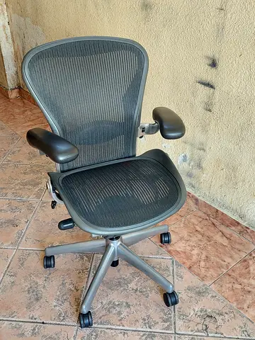Selling Herman Miller Aeron classic Chair Lumbar support Tension Control Size B