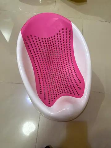 Baby bath tub