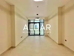 Huge Layout |Free Wifi |Near Exit |Open Kitchen
