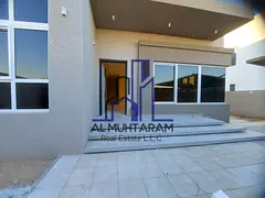 Luxury 4BR Townhouse Family Area Prime location