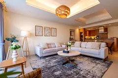 Elegant Retreat | Palm Haven Stay | 20% OFF