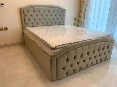 Elegant Upholstered Queen Bed with Storage