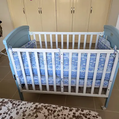 Baby cot wooden