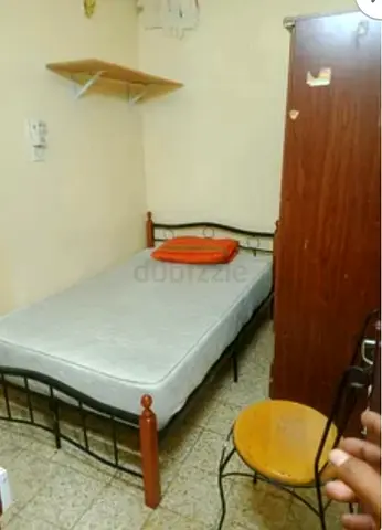 Karama near lulu park partition available for single person