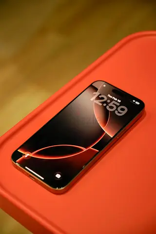 Iphone 16 pro max - TRA - desert titanium 256 with battery health 92%