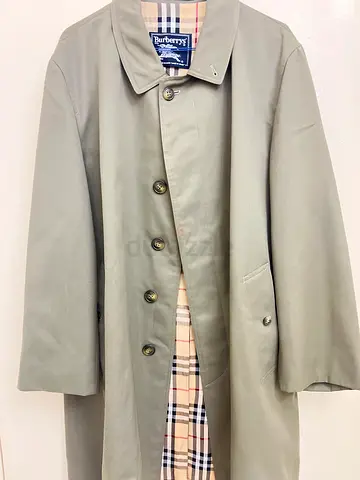 Burberry trench coat large