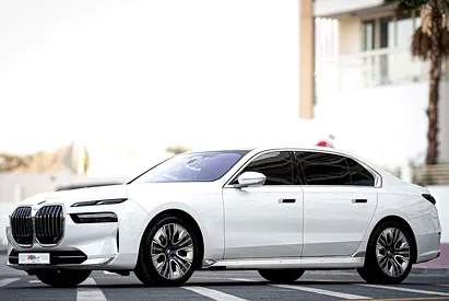 2024 | BMW 740i White GCC | Service Warranty from AGMC
