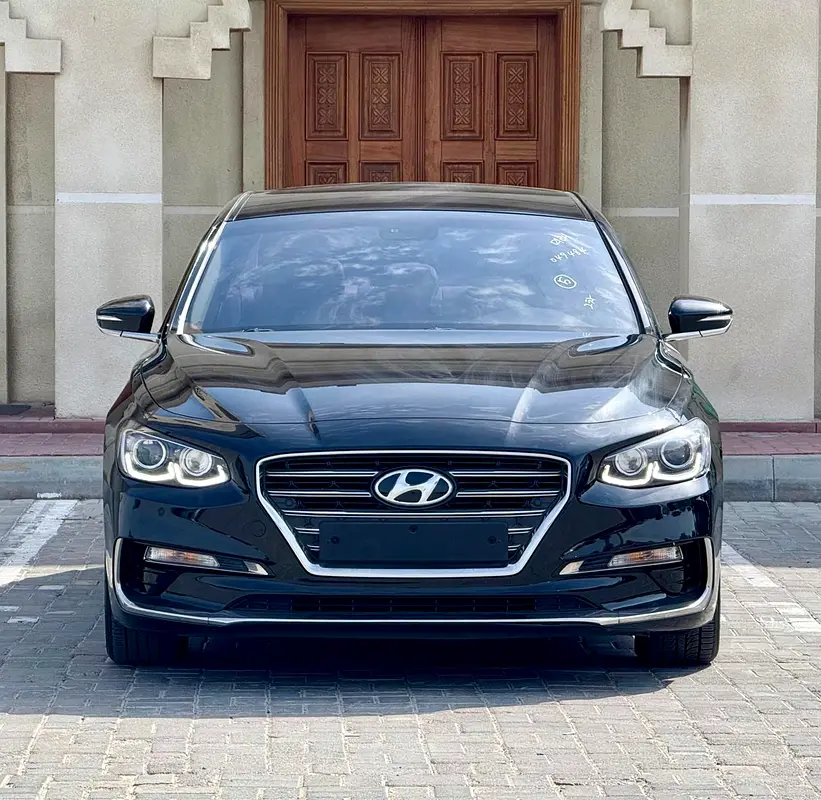 Hyundai Grandeur 2018 — photo 1 of 11