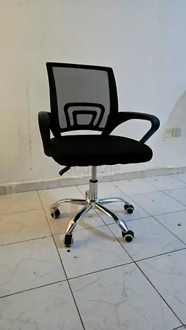 Stylish Black Office Chair with Adjustable Features