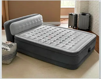 Intex Ultra Plush Dura Beam Deluxe Airbed with Built in Pump (Queen)