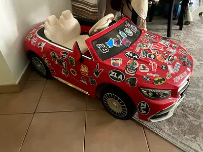 Kids electric ride-on car Mercedes Maybach 12V, motors 2x35W