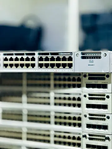 Cisco Catalyst 9300 48-port UPoE