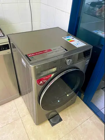 Free delivery LG Steam inverter direct drive 10.5 kg washing machine same like new