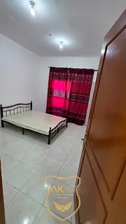HOT OFFER SHARING ROOM AVAILABLE FAMILY BUILDING 1800