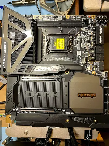 Evga z790 dark kingpin