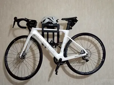High-Performance Road Bike with Helmet