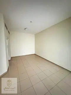 Room and lounge in cooperation with Balcon A large area Exactly on the exit of Dubai