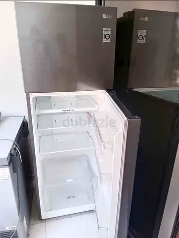 LG Refrigerator in Excellent Condition