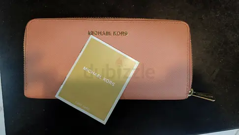 Michael Kors Pink Wallet in Excellent Condition