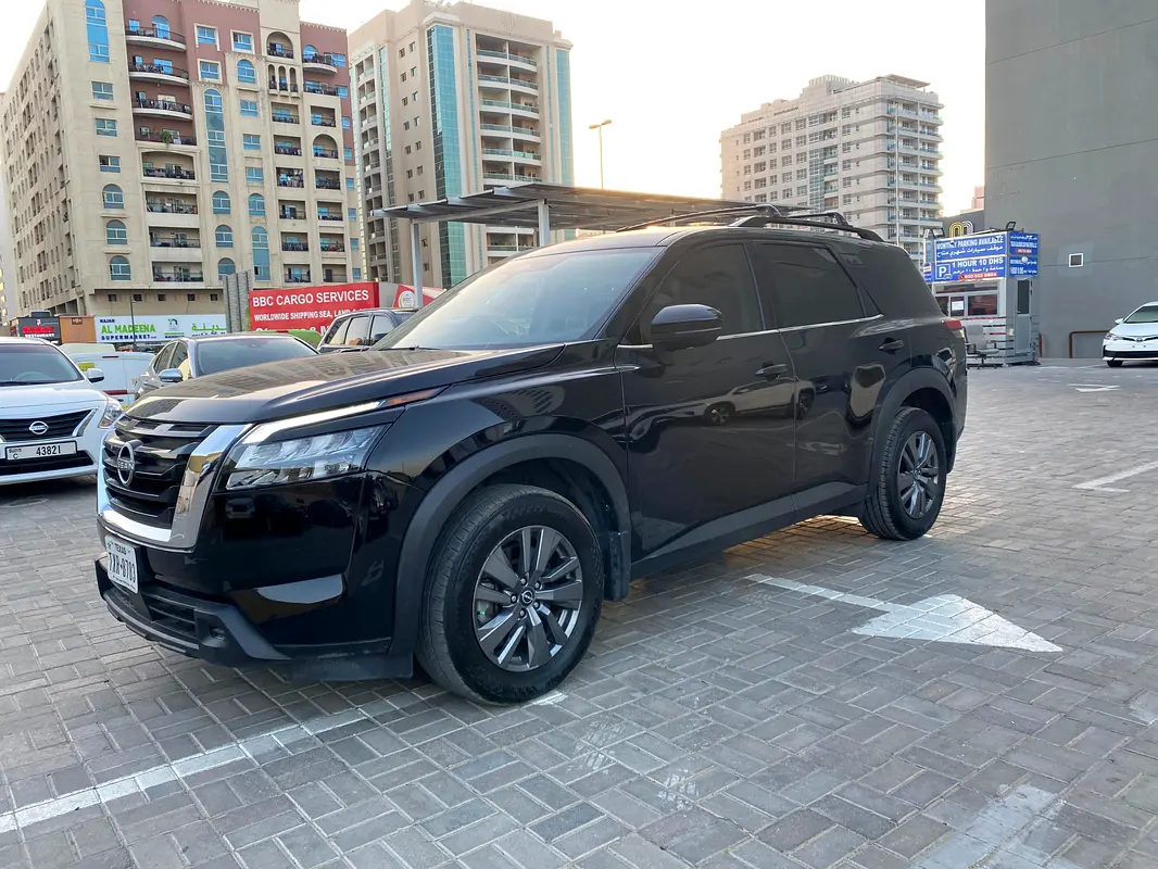 Nissan Pathfinder 2024 — photo 1 of 14