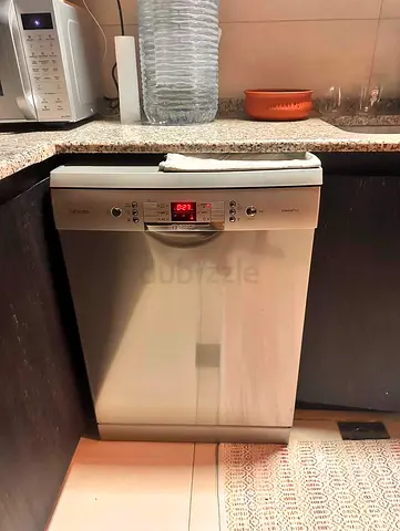 Free delivery Bosch digital 3 rack dishwasher