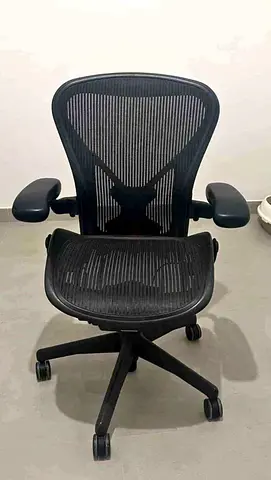 Herman Miller Aeron Classic Chair Size B Fully Adjustable