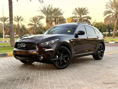 للبيع إنفينيتي QX70 موديل 2016 خليجى نظيفة جدا مفتاحين مالك اول لا تحتاج اى مصاريف
