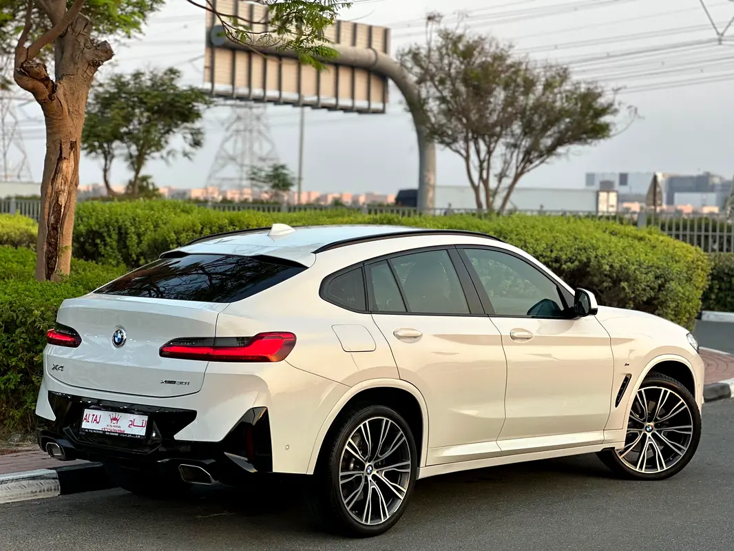 BMW X4 2022 — photo 1 of 11