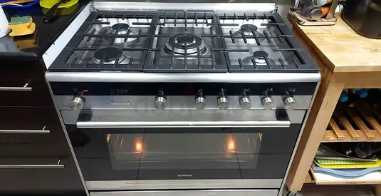 Siemens Cooker 5 Burner gas Electricity