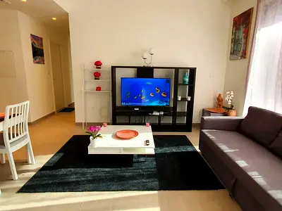 FULLY FURNISHED 2BR SPACIOUS APARTMENT | SHORT TERM STAY