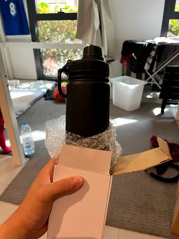 Durable Stainless Steel Water Bottle - Ideal for Sports  Outdoors