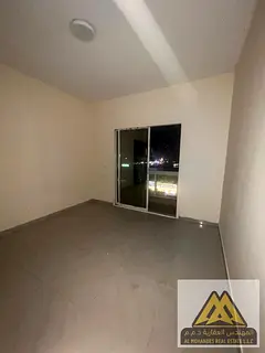 Spacious apartment with a practical design, balcony, and 2 bathrooms.