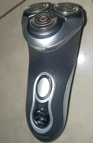 Phillips shaver