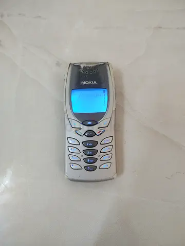Nokia 8520