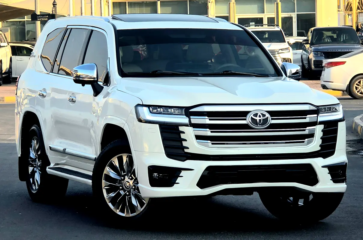 Toyota Land Cruiser 2014 — photo 1 of 13