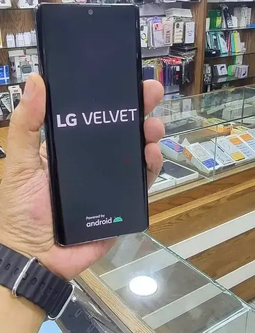 5G Lg Velvet 128GB (6.8 inch)Display 48MP Triple Camera LM-G900TM T-Mobile Smartphone.