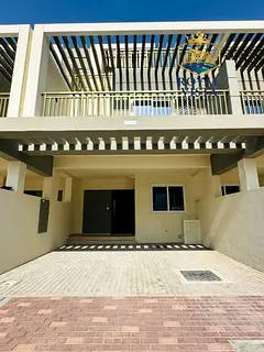 BRAND NEW UNTOUCHED 3 BEDROOM+ROOF ACCESS UNIT