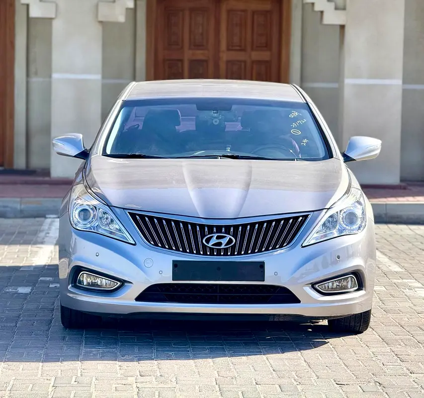 Hyundai Grandeur 2014 — photo 1 of 11