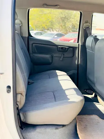 2013 Toyota HILUX photo 9
