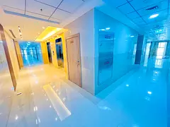 BRAND NEW BUILDING LUXURY LIVING SPACIOUS 1 BEDROOM WITH 2 BATHROOMS GYM POOL PARKING FREE ON PRIME