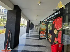 Main boulevard, high foot fall,