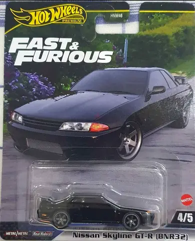 Hot wheels premium nissan skyline gtr r32