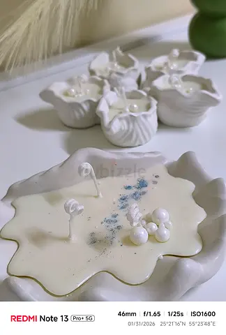 Unique Artistic Candle Holder with Decorative Pearls