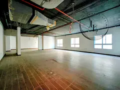 Good office 1500 sqft in 70k with 2 washrooms and kitchen, at prime location