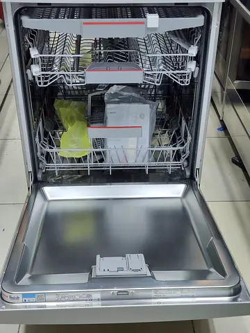 Brand new stock Dishwasher Bosch series 6 with wifi working free delivery installation
