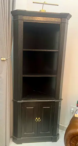 Solid Wood Corner Shelf Unit // 350aed // AJMAN