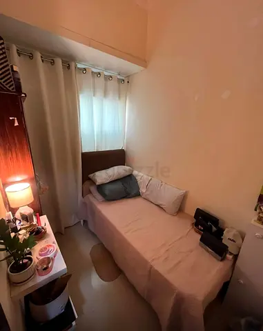 Small Room for Single Person with window